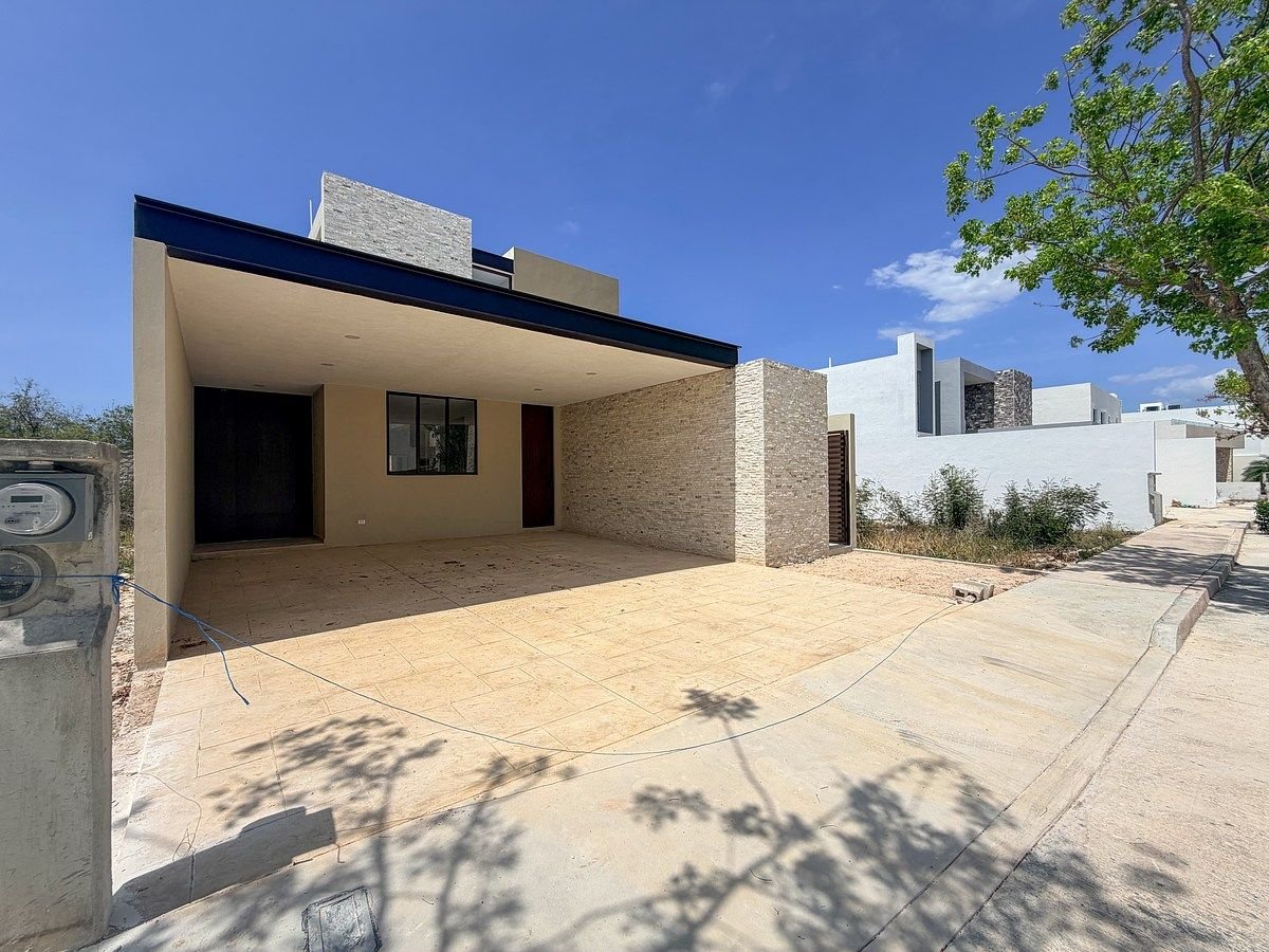 CASA EN VENTA EN PRIVADA ÚNICA LIVING CON 4 HABITACIONES
