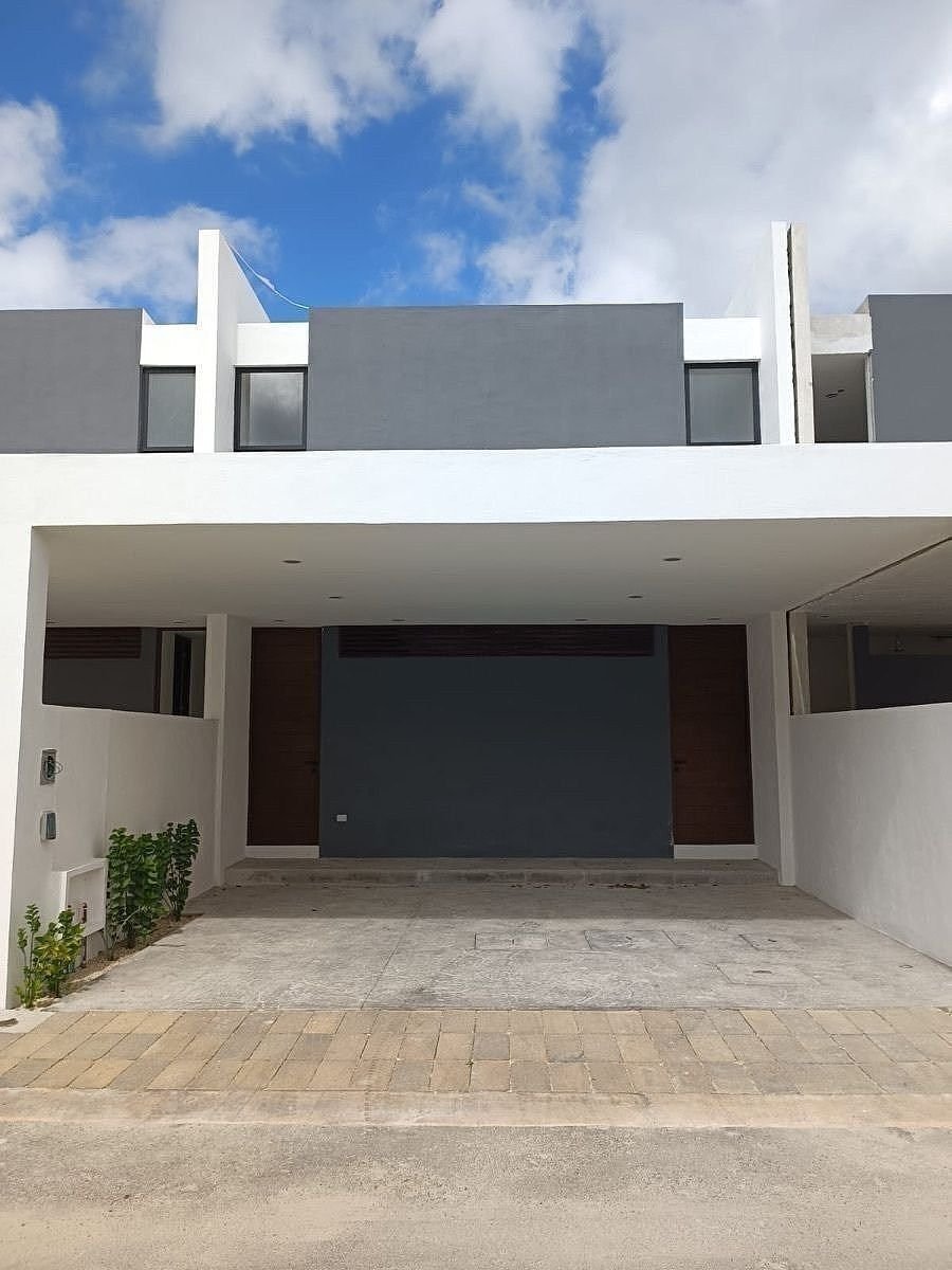 Casa en venta en Xcanatun, Merida, Yucatan.
