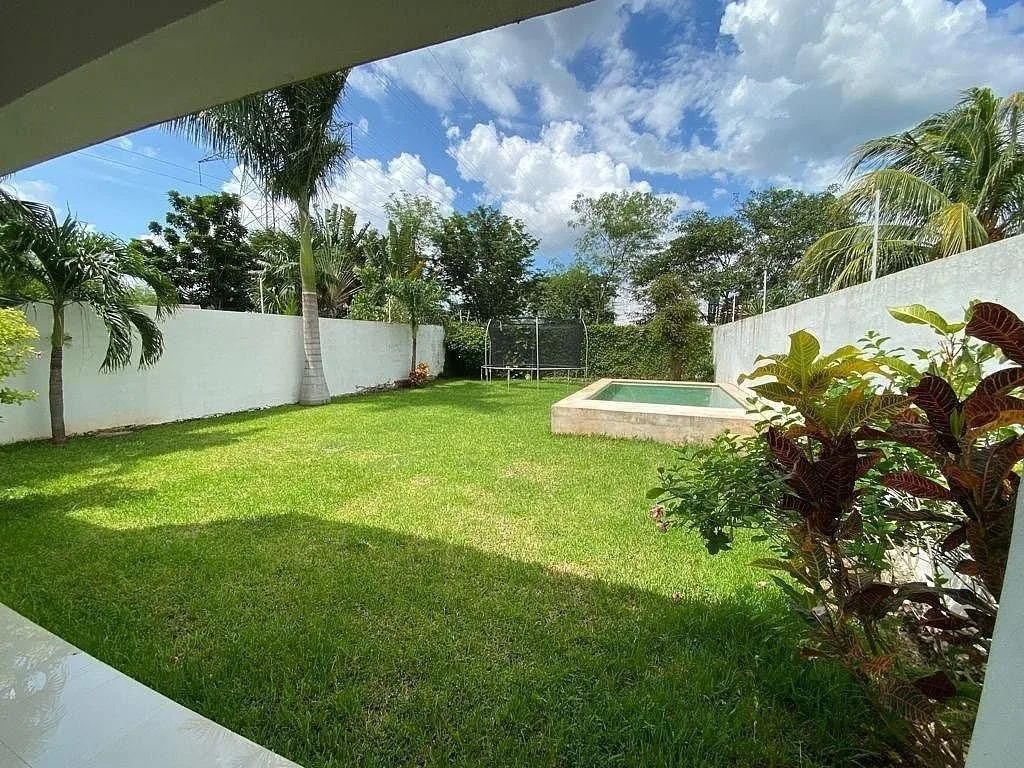 Casa en venta en Temozón Norte | 3 habitaciones | A pie de calle