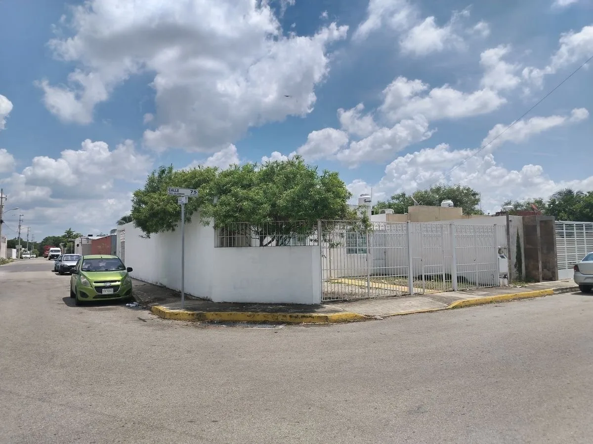 Casa en esquina en renta o venta en Caucel