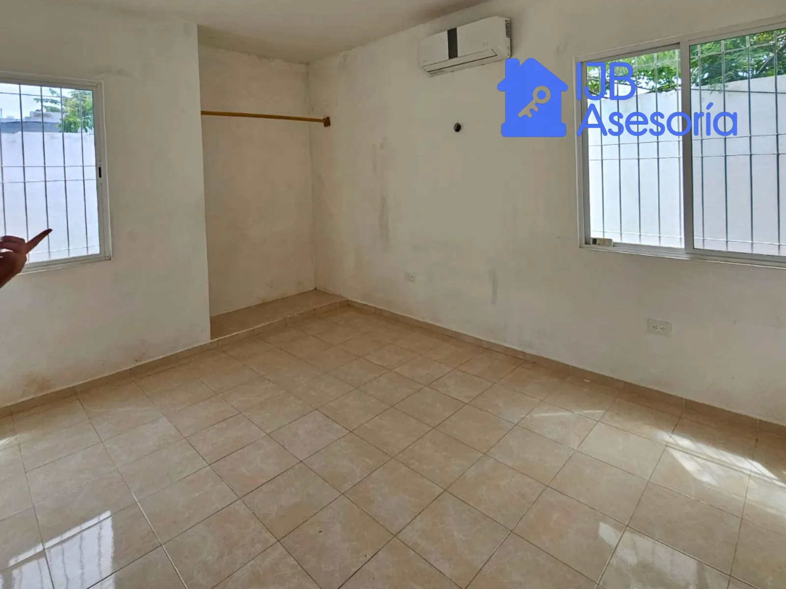 Casa en venta en Sian Ka’an IV, Mérida | Patio amplio, 2 estacionamientos y libre de gravamen