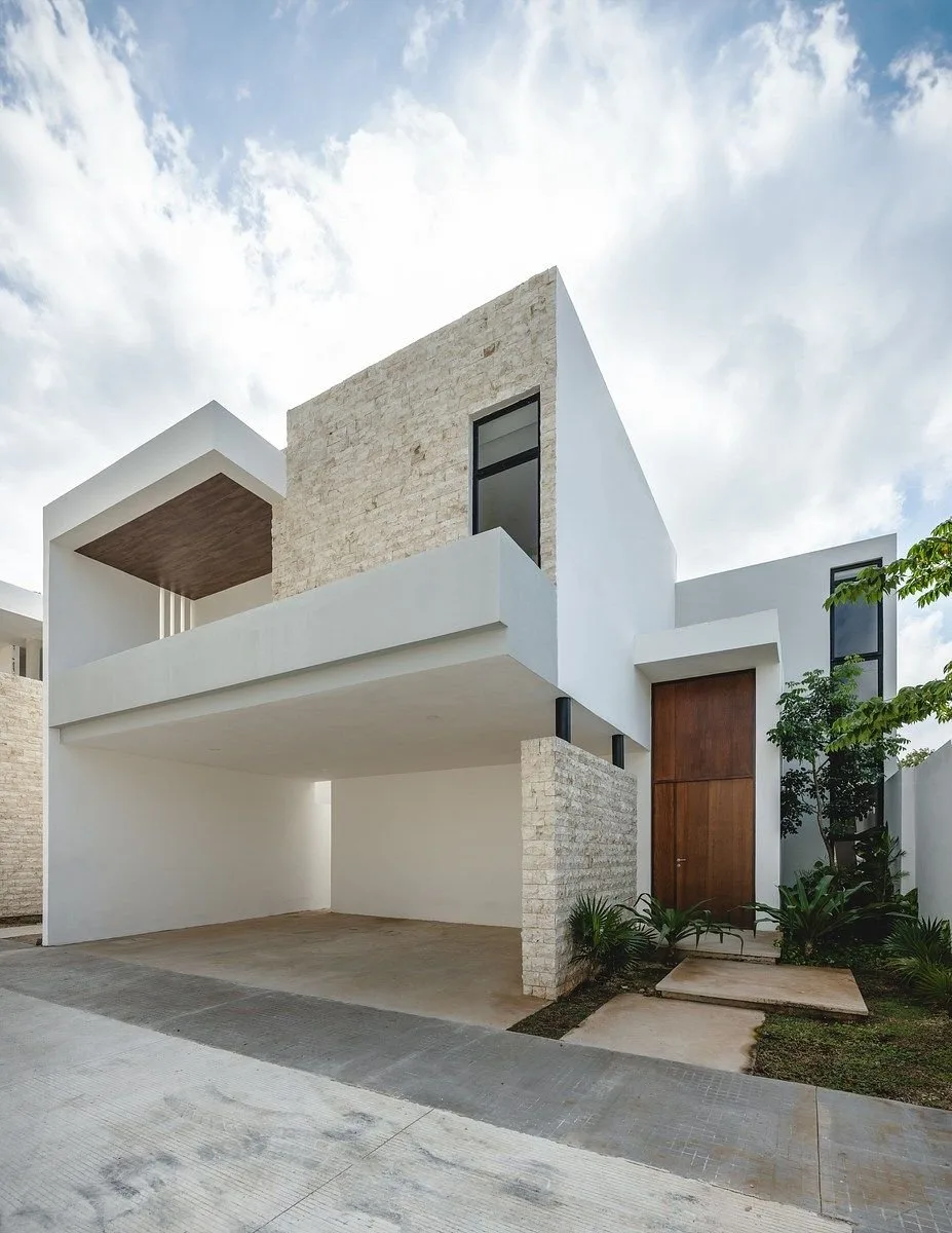 CASA EN VENTA COMPLETAMENTE EQUIPADA EN TEMOZÓN NORTE, PRIVADA LENORA