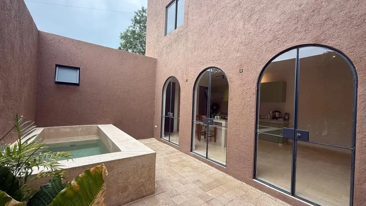 Venta de Casa 3 Habitaciones en Temozon Norte 2 pisos