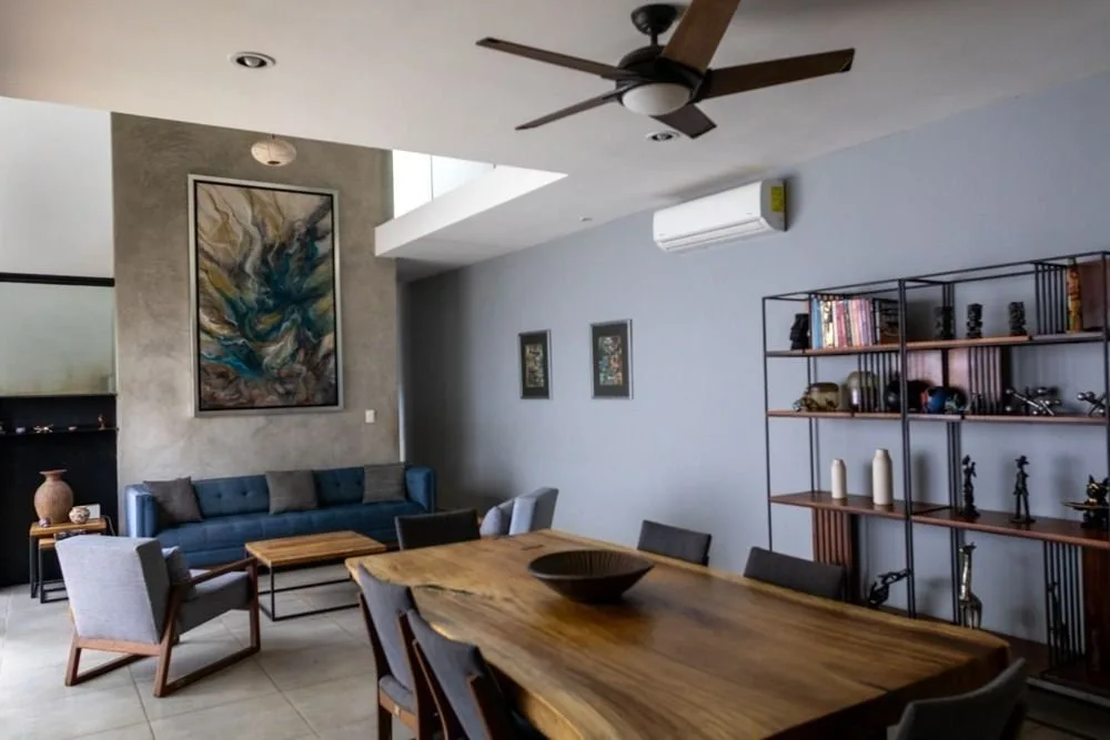 CASA AMPLIA EN PRIVADA