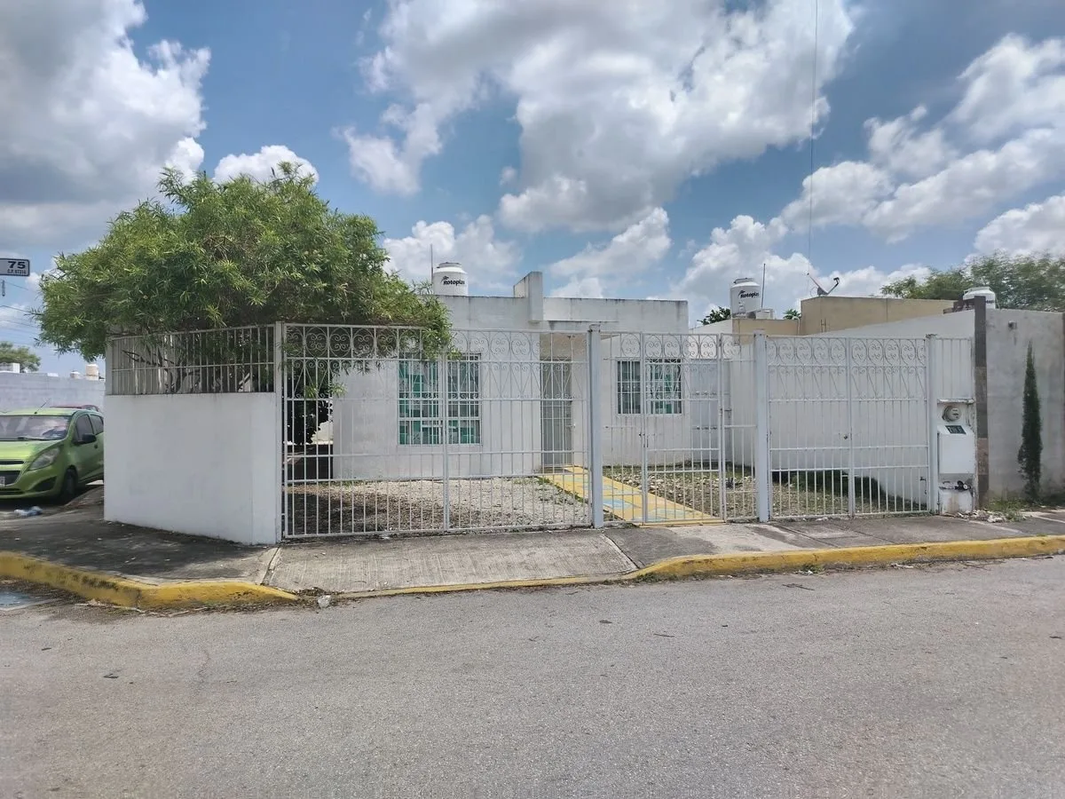 Casa en esquina en renta o venta en Caucel