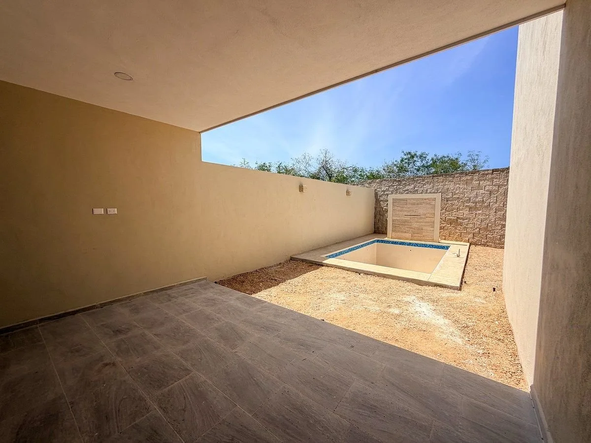 CASA EN VENTA EN PRIVADA ÚNICA LIVING CON 4 HABITACIONES