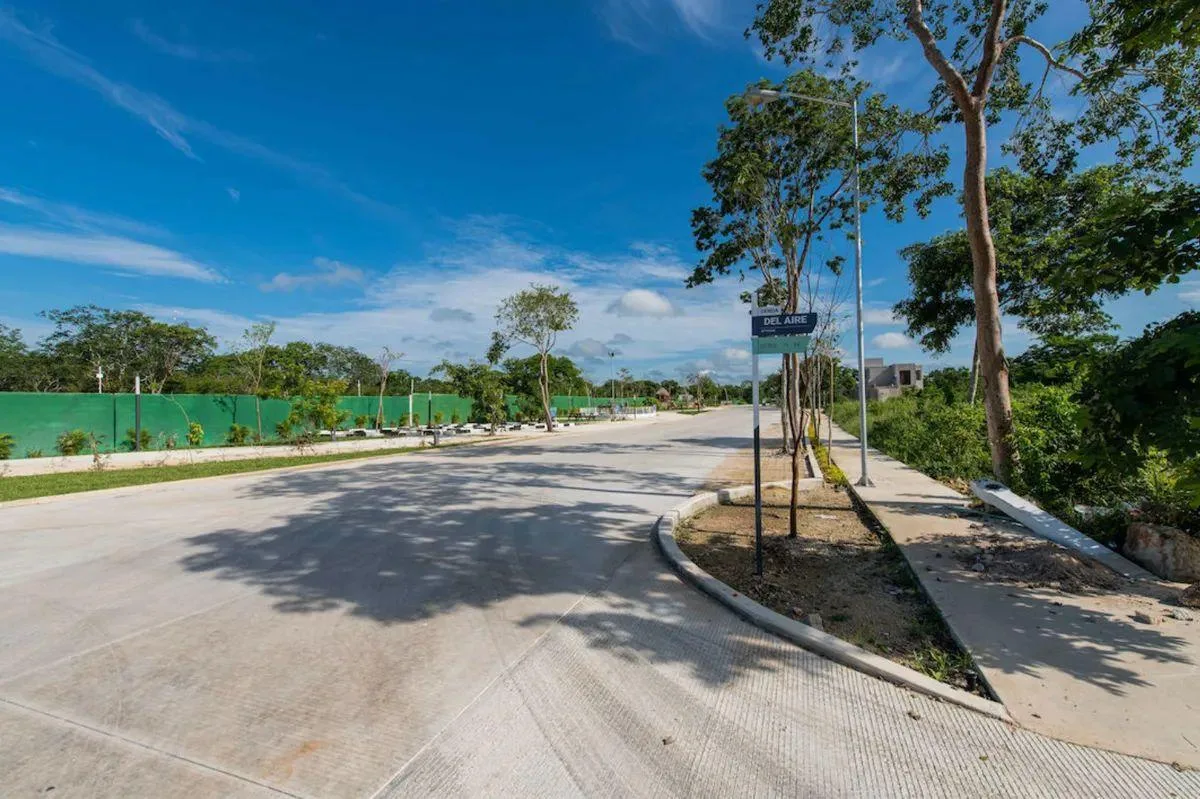 SE VENDE TERRENO RESIDENCIAL EN ZENDERA CONKAL YUCATAN