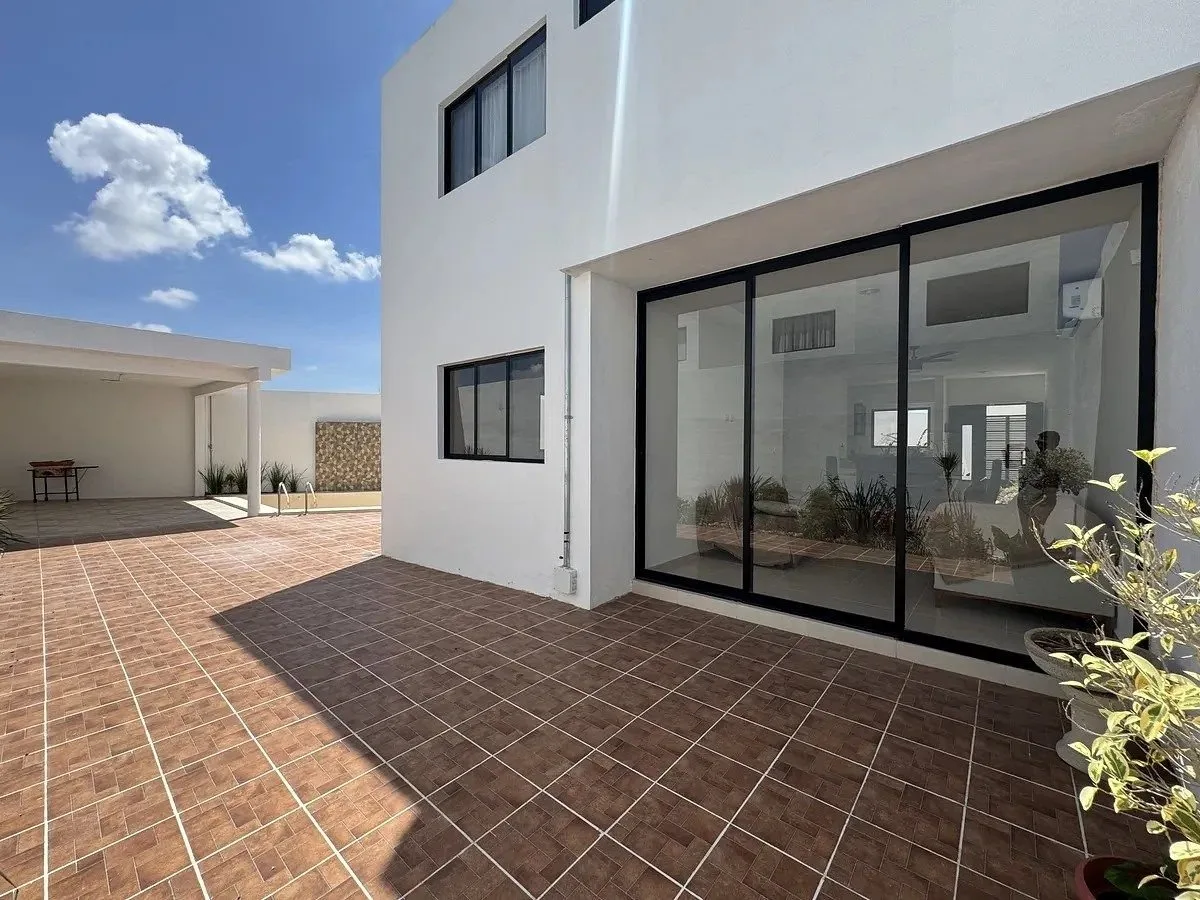 Venta de Casa residencial con diseño Contemporáneo en Dzitya