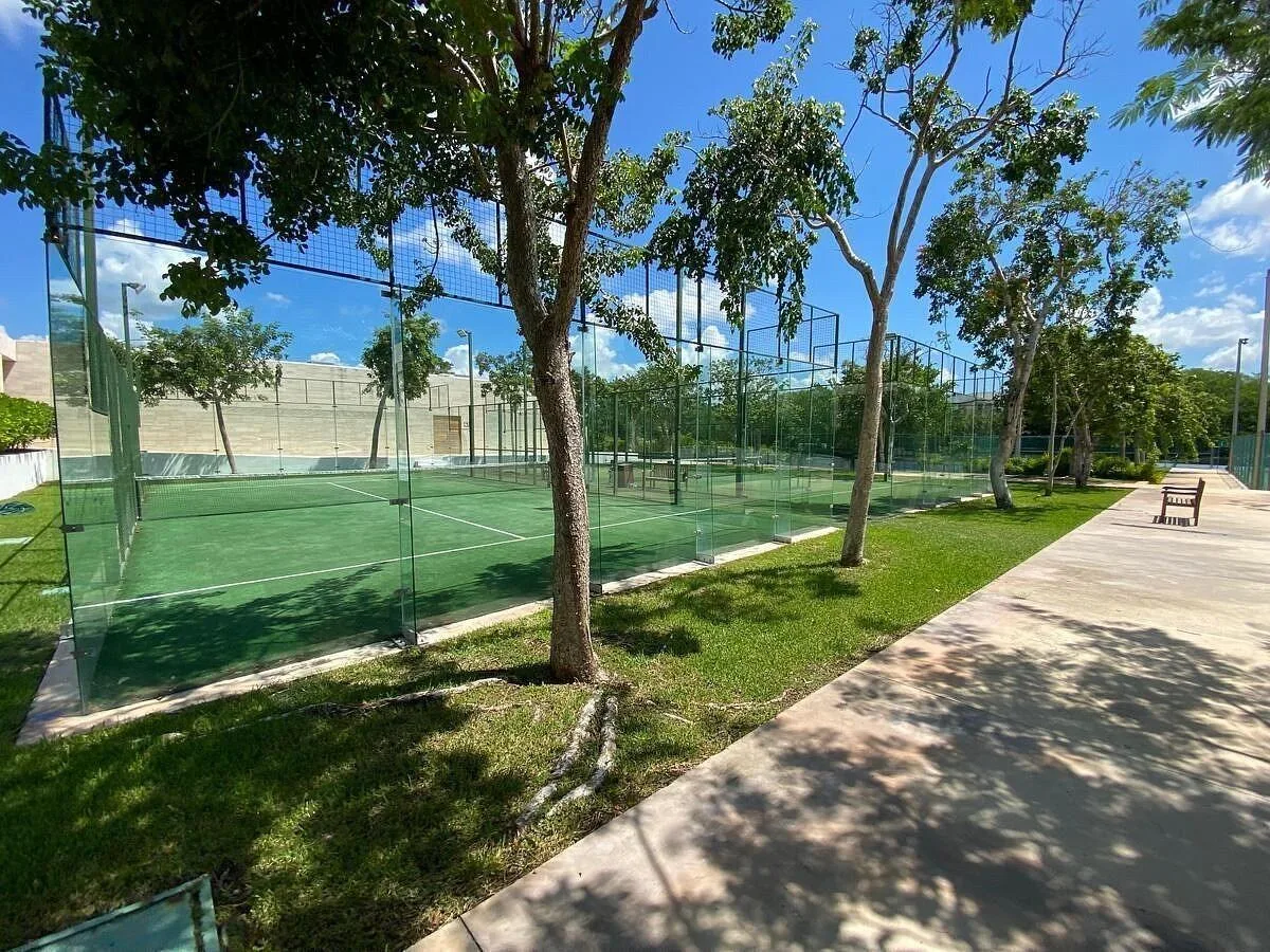 Terreno en venta en Cabo Norte Mérida | Privada Rosío con vista al lago
