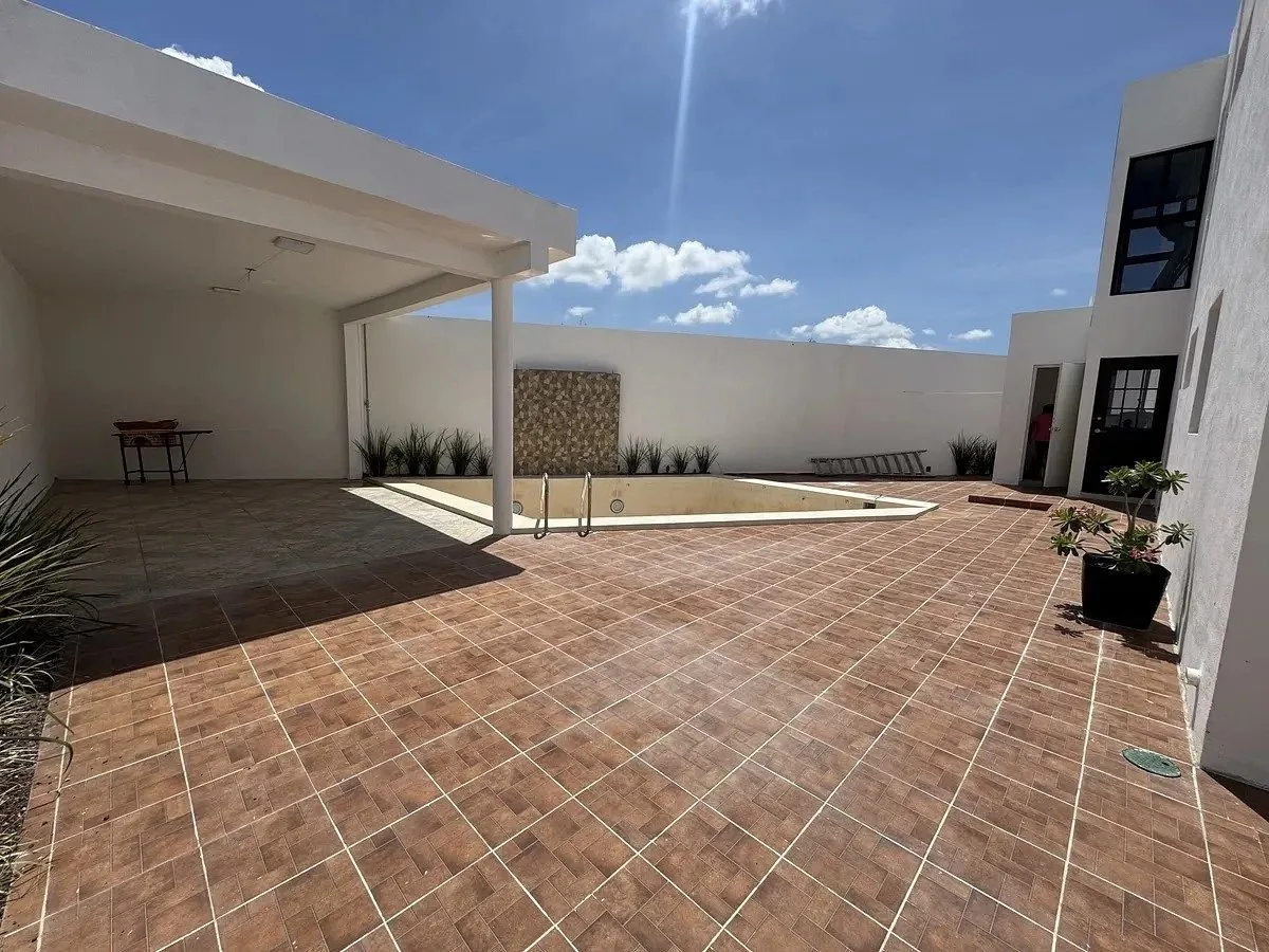 Venta de Casa residencial con diseño Contemporáneo en Dzitya