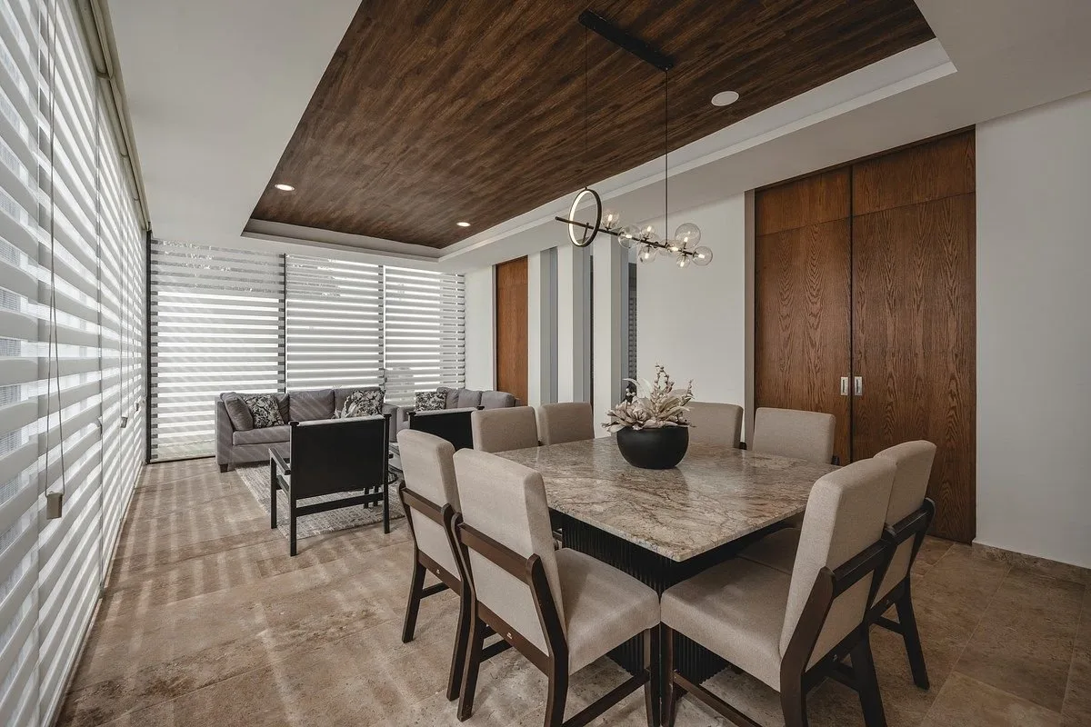 CASA EN VENTA COMPLETAMENTE EQUIPADA EN TEMOZÓN NORTE, PRIVADA LENORA