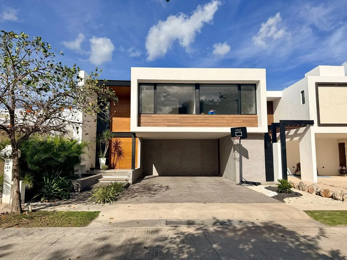 CASA EN VENTA EN PRIVADA PARQUE NATURA