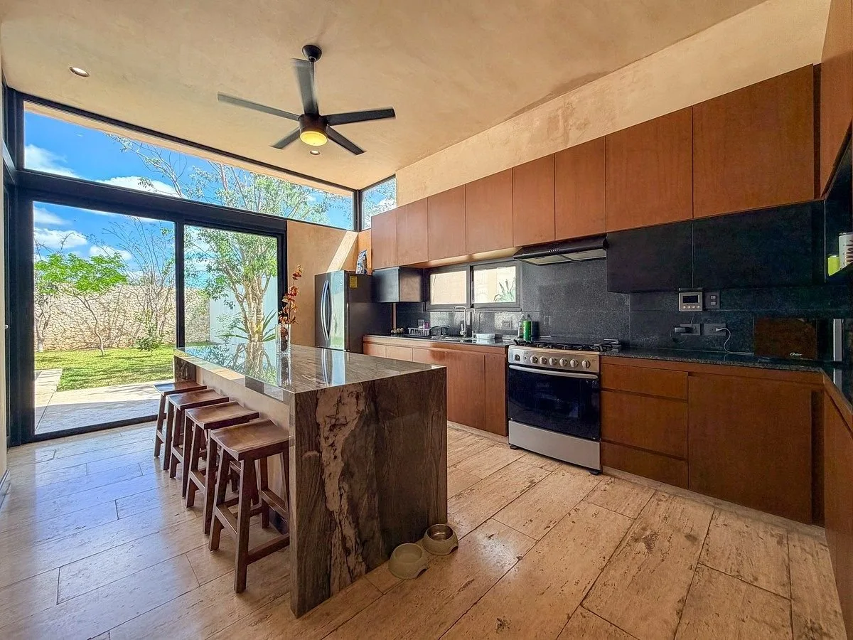 CASA EN VENTA DE 3 HABITACIONES CON ESTILO ÚNICO, ENTREGA INMEDIATA