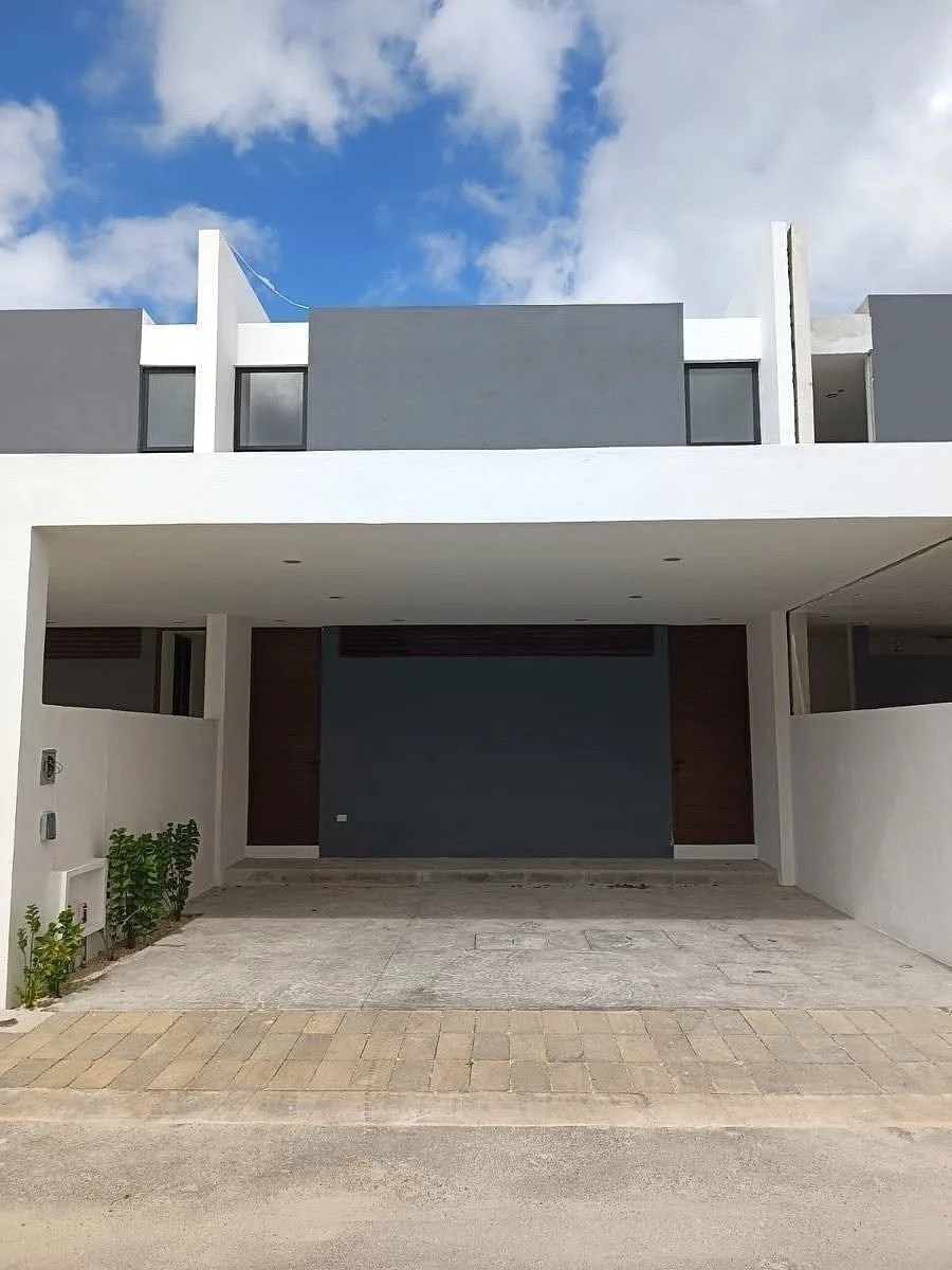 Casa en venta en Xcanatun, Merida, Yucatan.