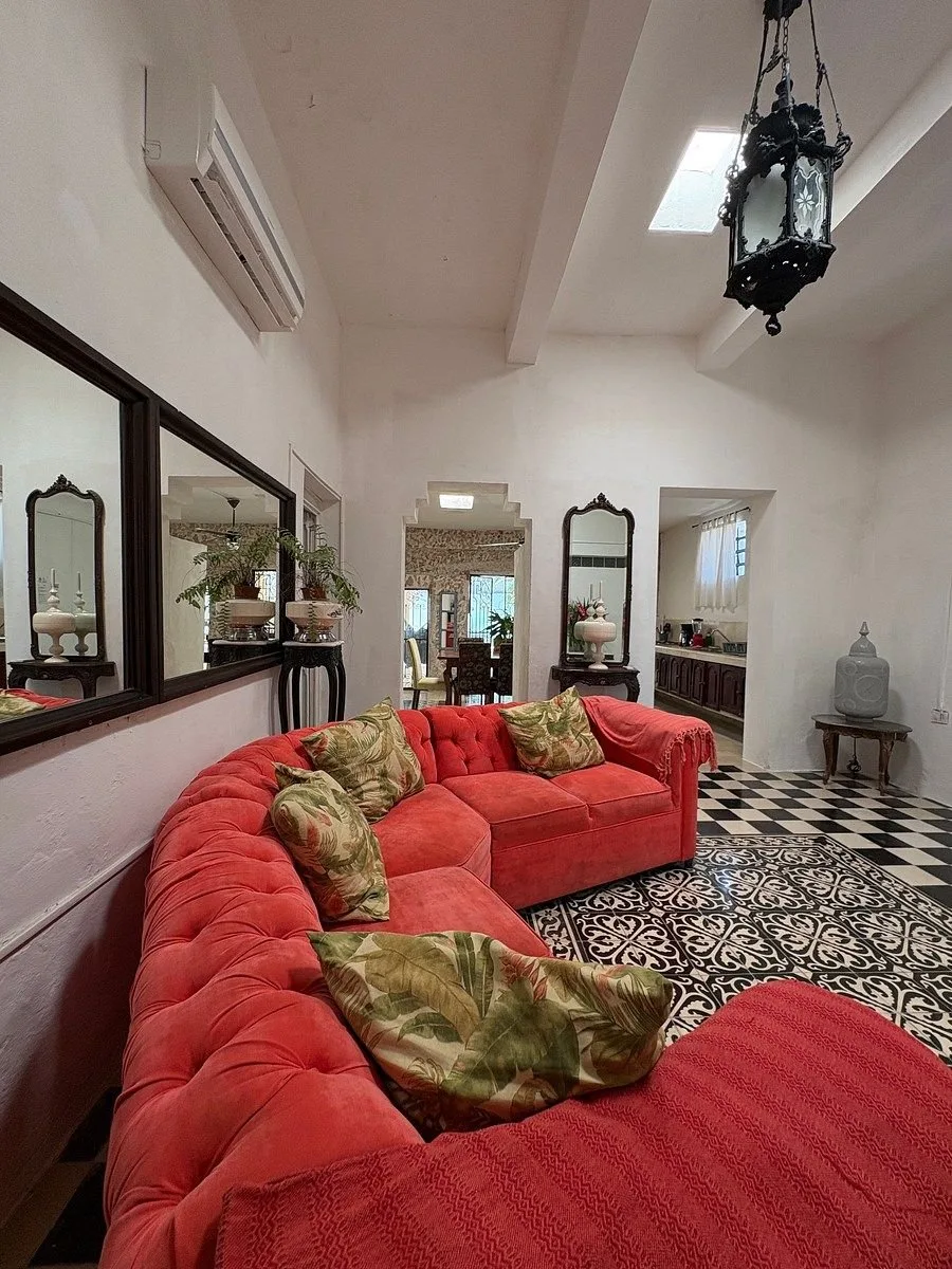 Venta de Casa en Esquina en el Barrio de Santiago