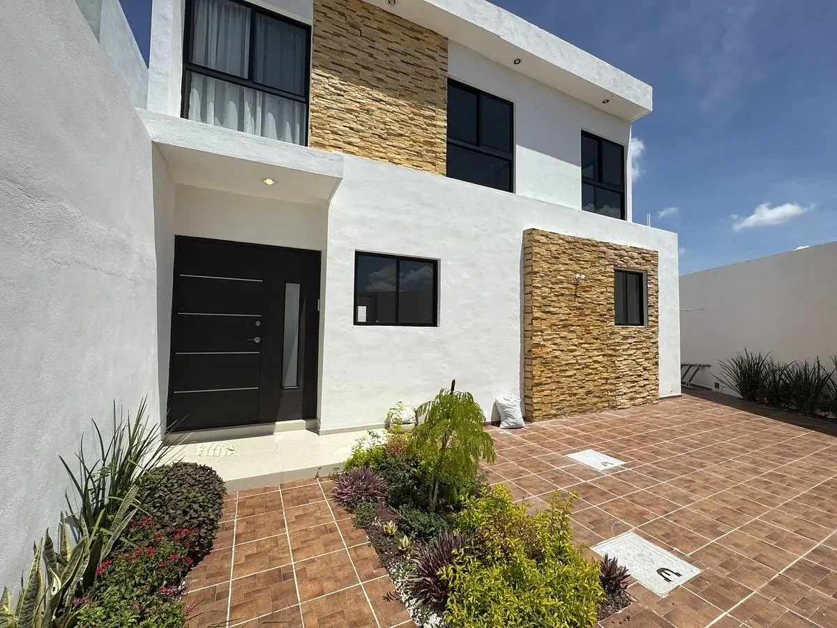 Venta de Casa residencial con diseño Contemporáneo en Dzitya
