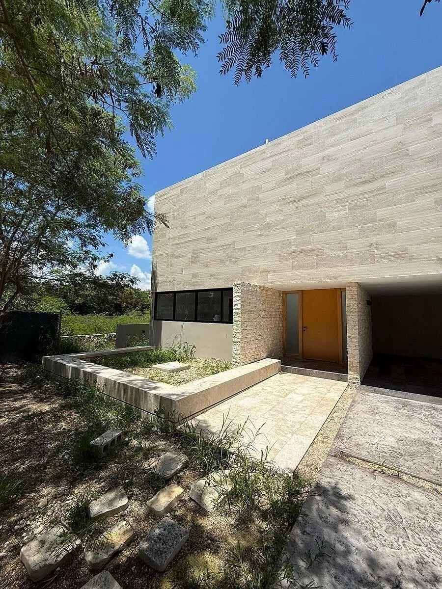 Casa en venta de una sola planta en Yucatán Country Club