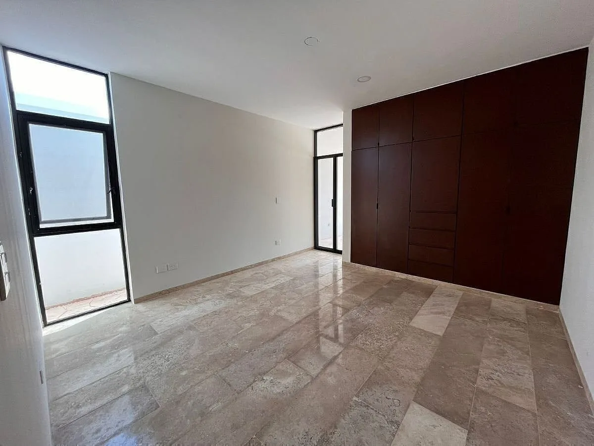 Residencia en Venta en Privada Varena