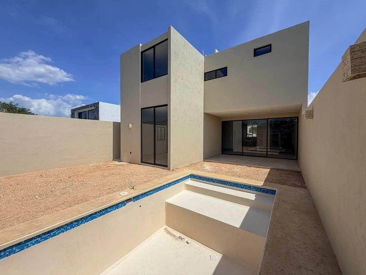 CASA EN VENTA EN PRIVADA ÚNICA LIVING CON 4 HABITACIONES