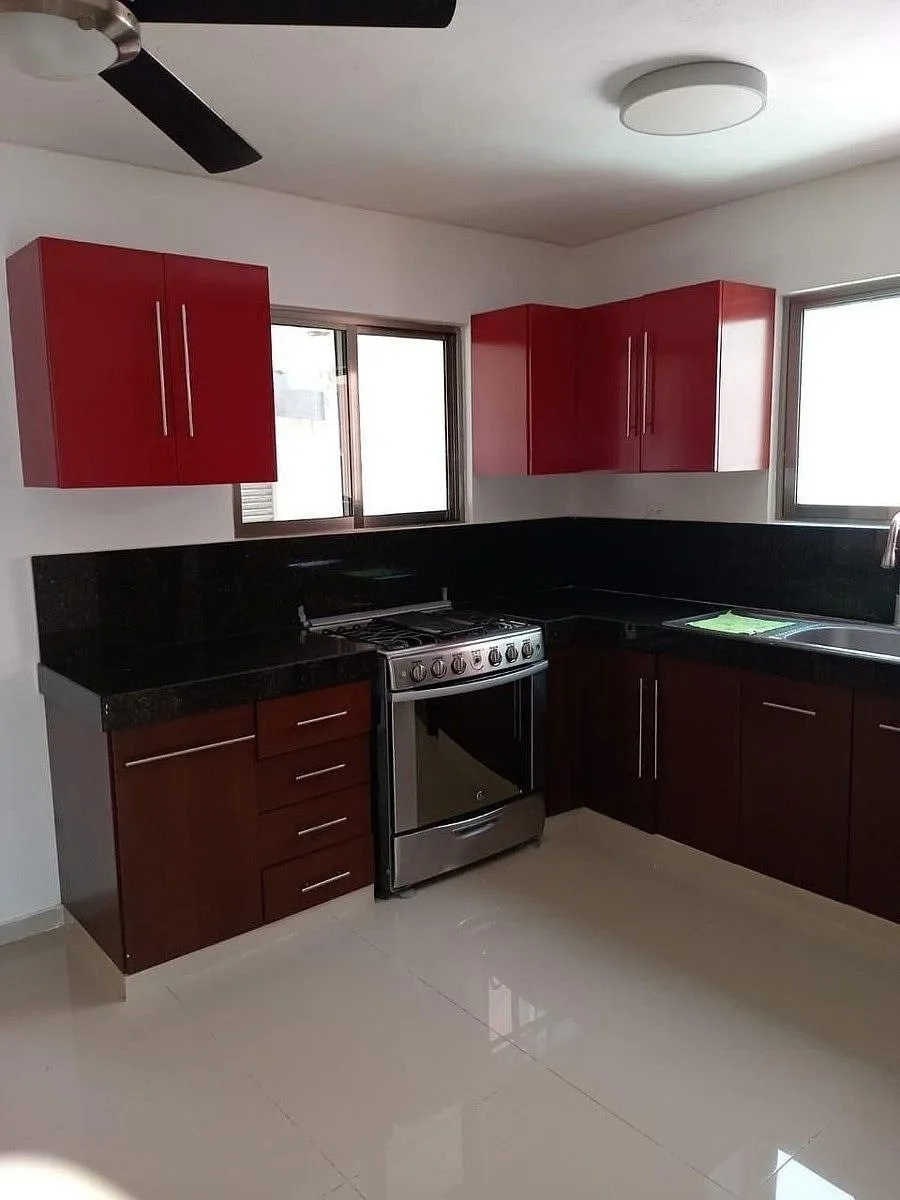 Casa en venta en Temozón Norte | 3 habitaciones | A pie de calle