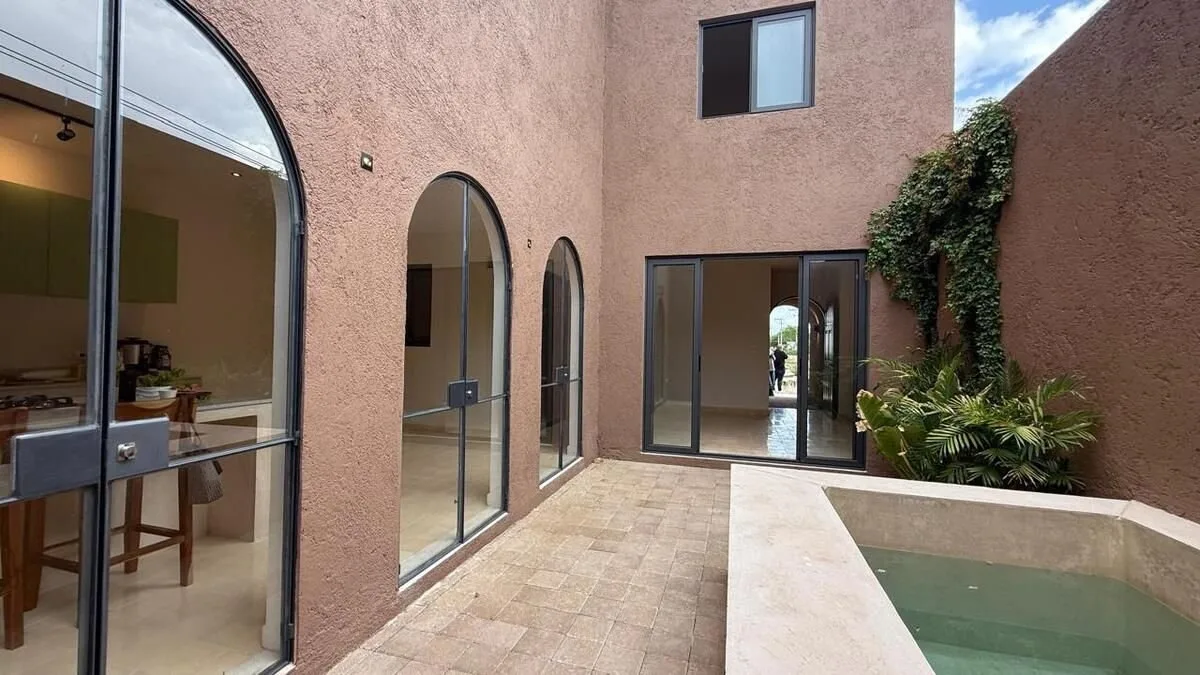 Venta de Casa 3 Habitaciones en Temozon Norte 2 pisos